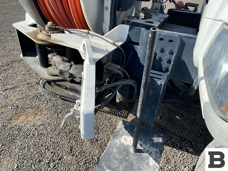 2017-mack-granite-gu713-image-19