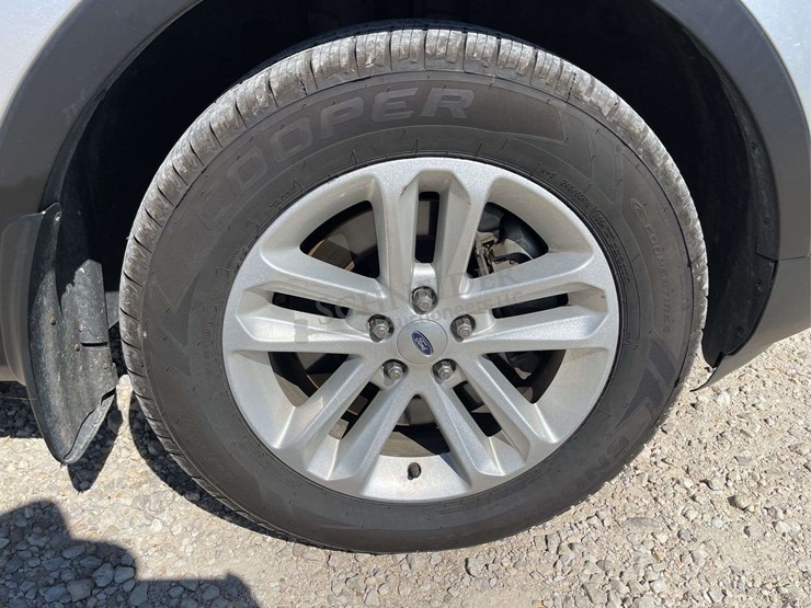 2013-ford-explorer-image-18