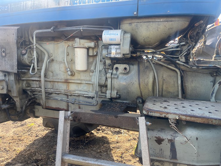 new-holland-8010-image-8