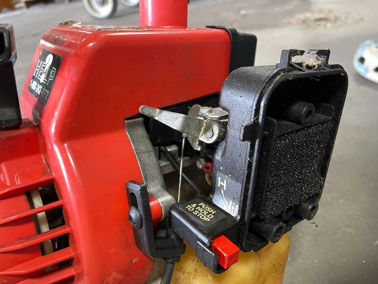 #8521-•-homelite-15"-weed-eater-(cw)-image-13