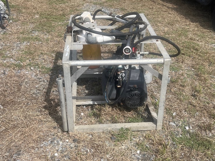 #191-•-skid-mounted-pressure-washer-with-hose-image-2