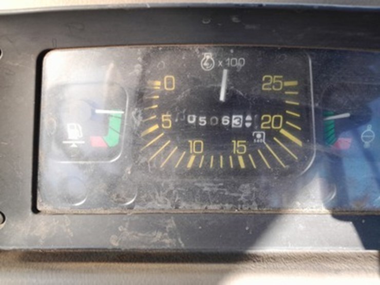 new-holland-545d-image-7