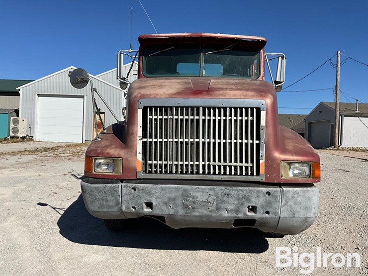 1990-international-9400-image-2