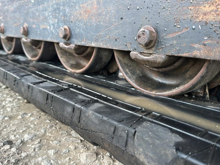 #1100-•-2018-kubota-svl95-2-skid-steer-image-15