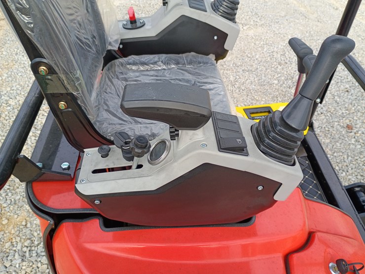 #l57-001-•-2025-tpm-16-mini-excavator-(gasoline)-image-13