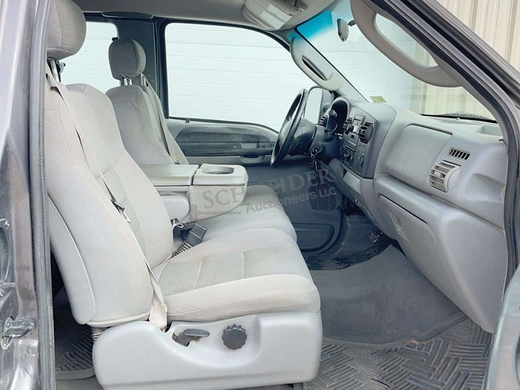 2006-ford-f350-image-37