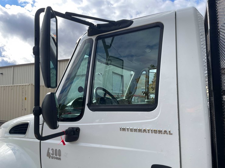 2003-international-durastar-4300-image-37