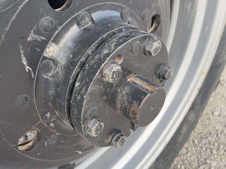 case-ih-5140-image-25