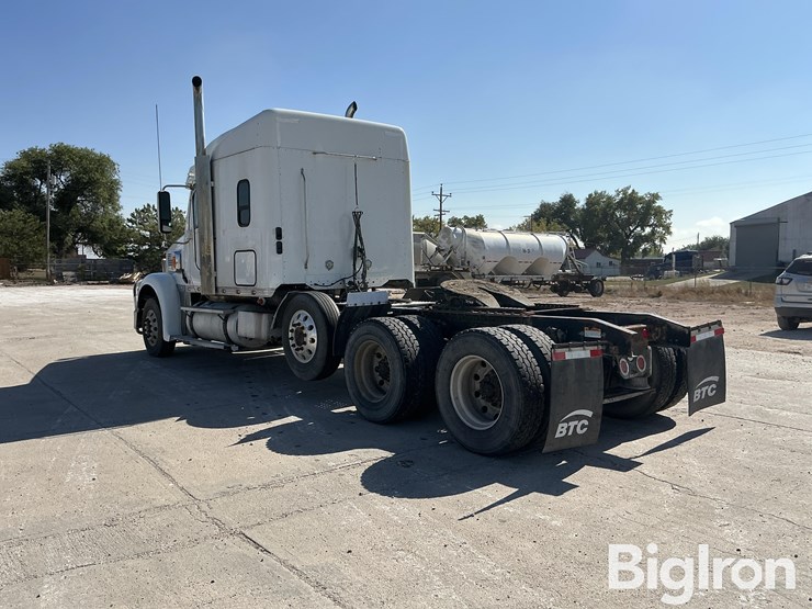 2016-freightliner-coronado-132-image-7