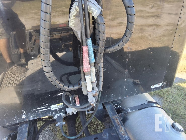 2005-kenworth-w900-image-15