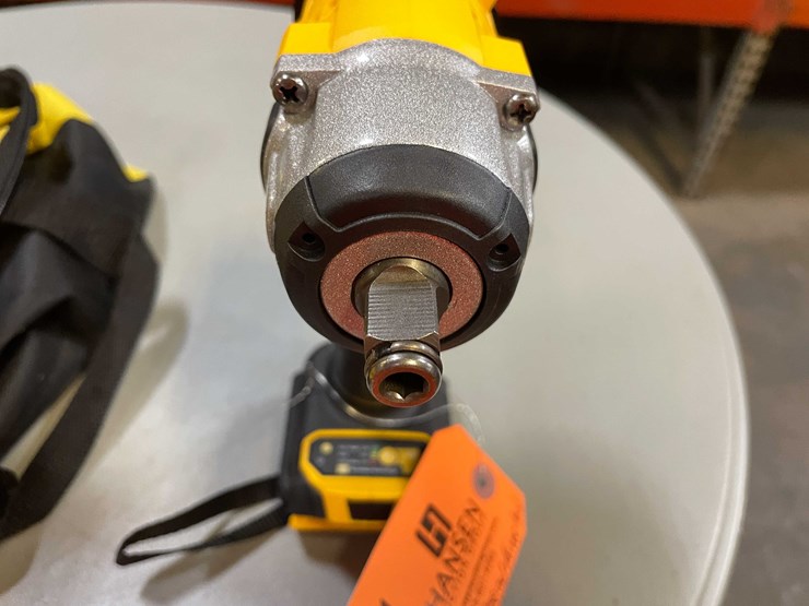 #8544-•-dewalt-compatible-20-volt-cordless-1/2"-impact-and-1/4"-impact-driver-in-carrying-bag-(pr13)-image-5