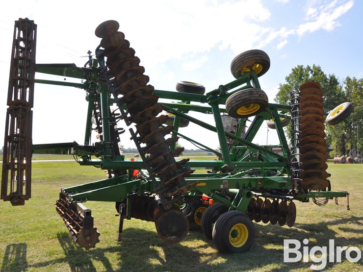 2015-john-deere-2623vt-image-5