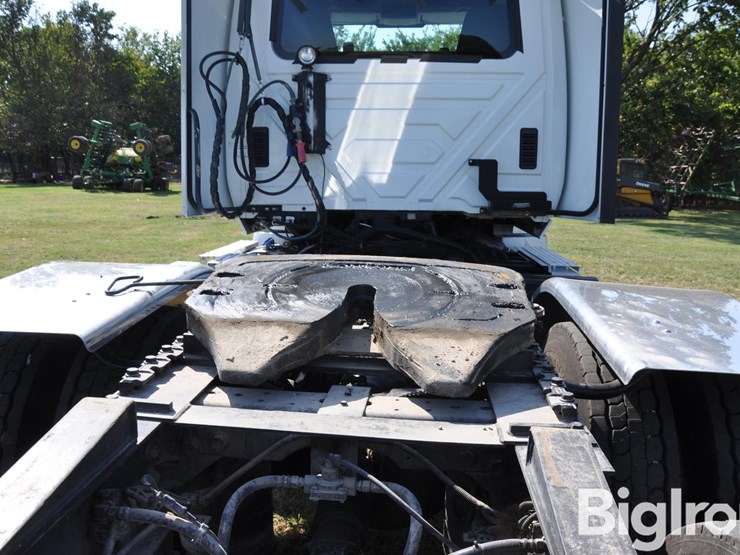 2016-international-prostar-image-9