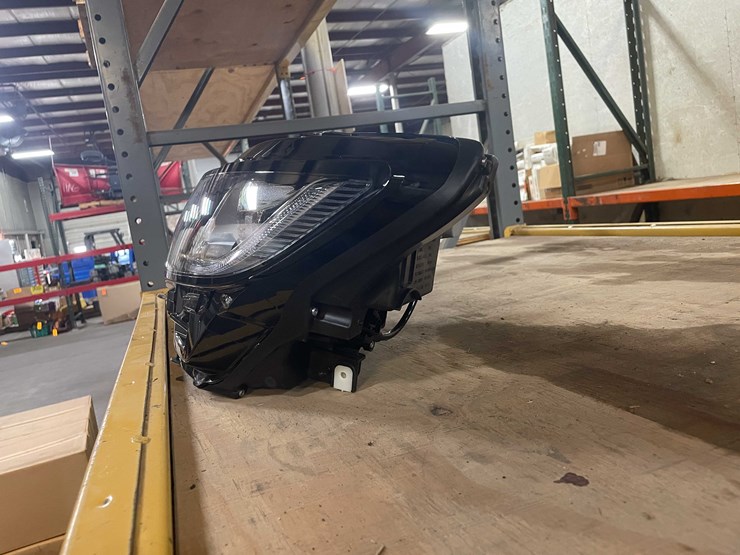 #8606-•-lincoln-suv-headlights-(pr12)-image-5