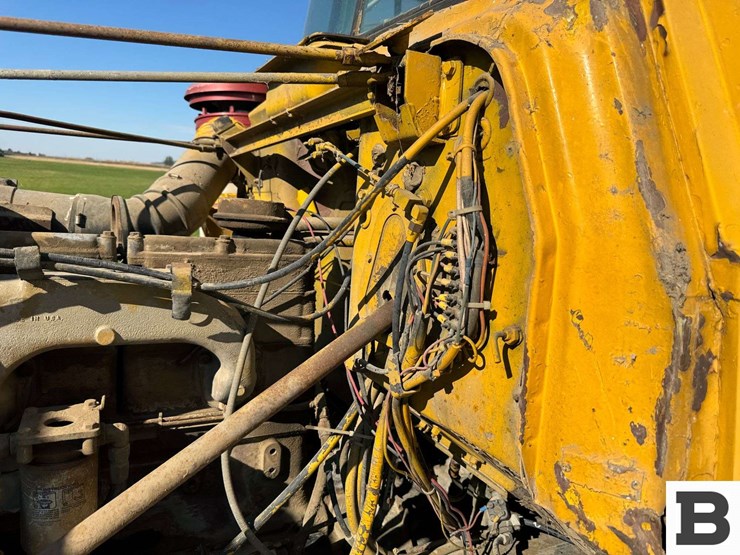 1969-mack-boom-truck-image-48