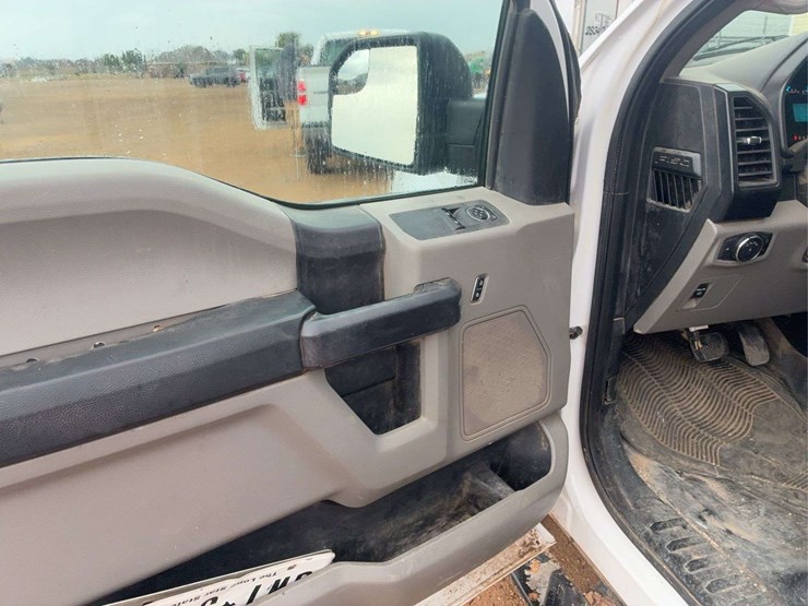 2016-ford-f150-xl-image-5