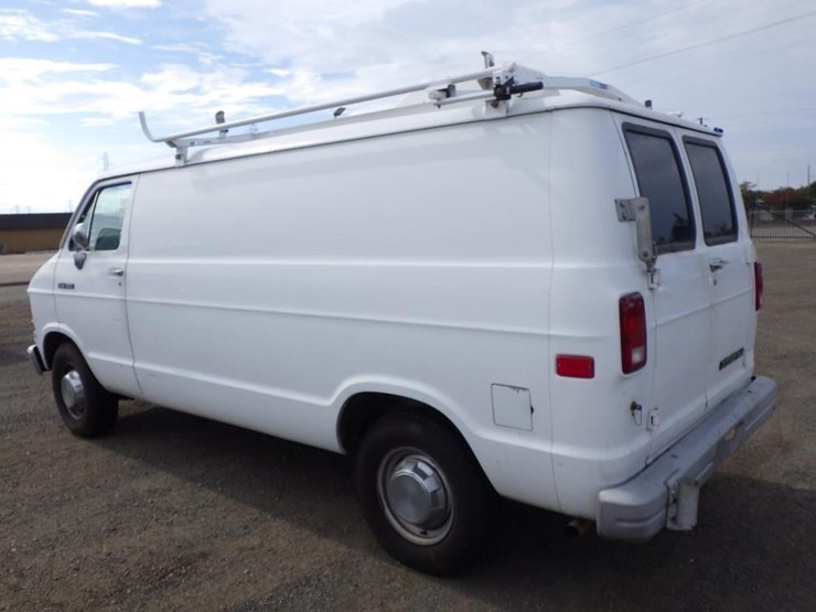 1991-dodge-ram-350-image-4