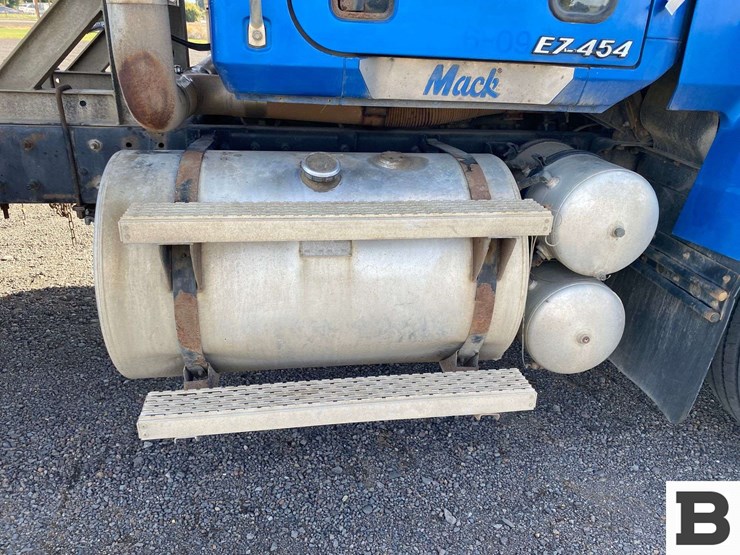 1995-mack-ch613-image-35