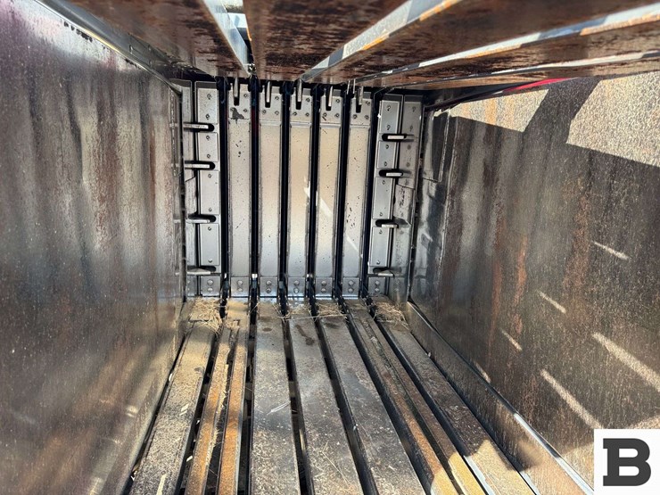 2012-massey-ferguson-2190-image-38