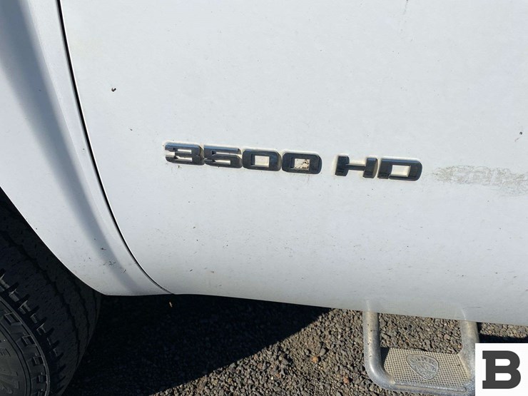 2013-chevrolet-silverado-3500-image-12