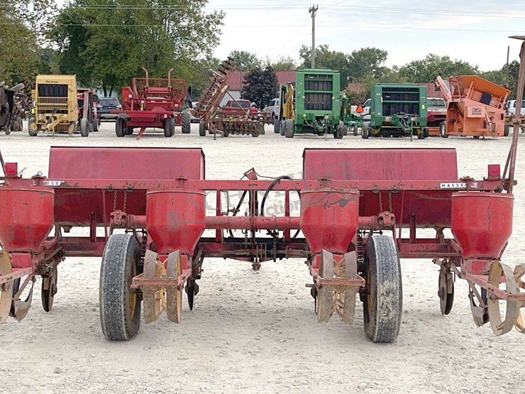 massey-ferguson-4-image-7