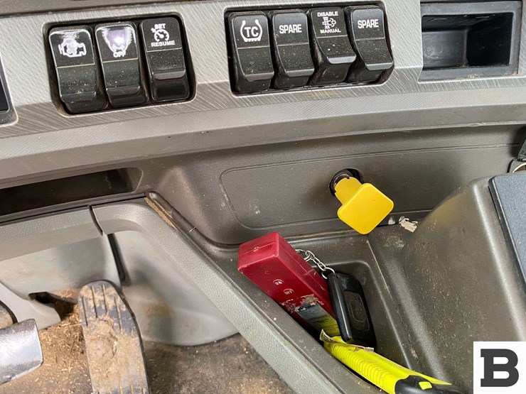 2017-kenworth-t880-image-56