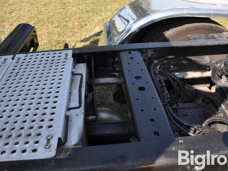 2016-international-prostar-image-14