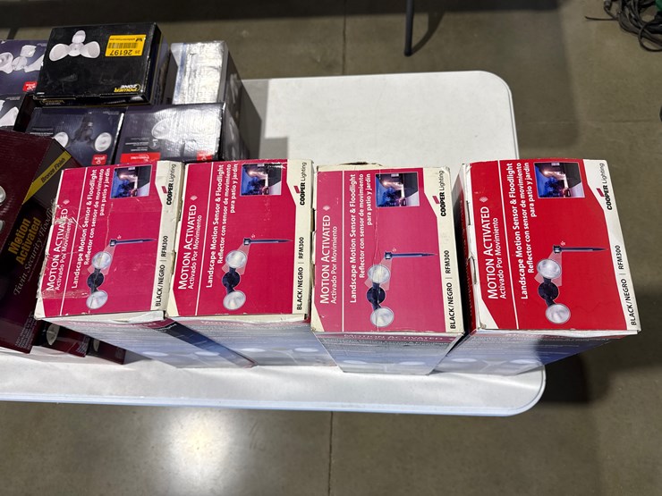 #26196-•-lot-of-(4)-motion-activated-security-flood-lights-image-8