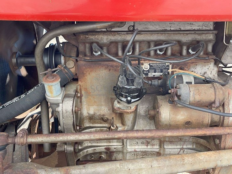 massey-ferguson-135-image-27