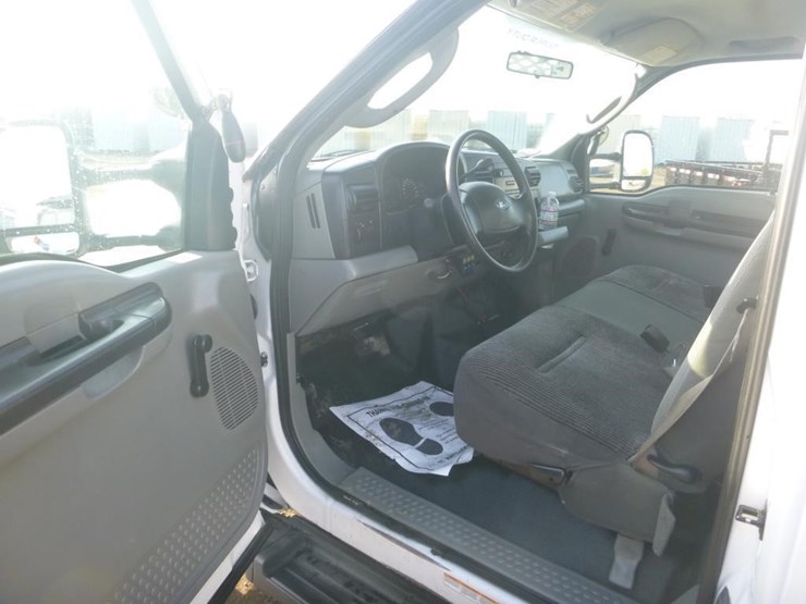 2006-ford-f450-image-14