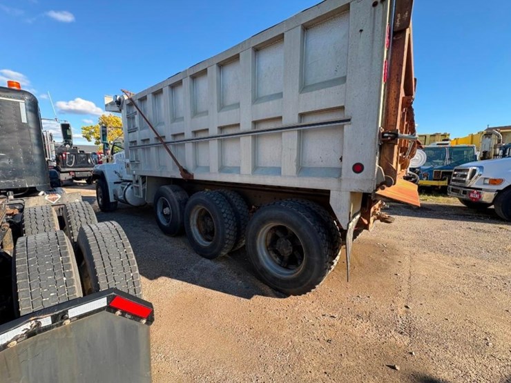 1994-mack-rd688s-image-3