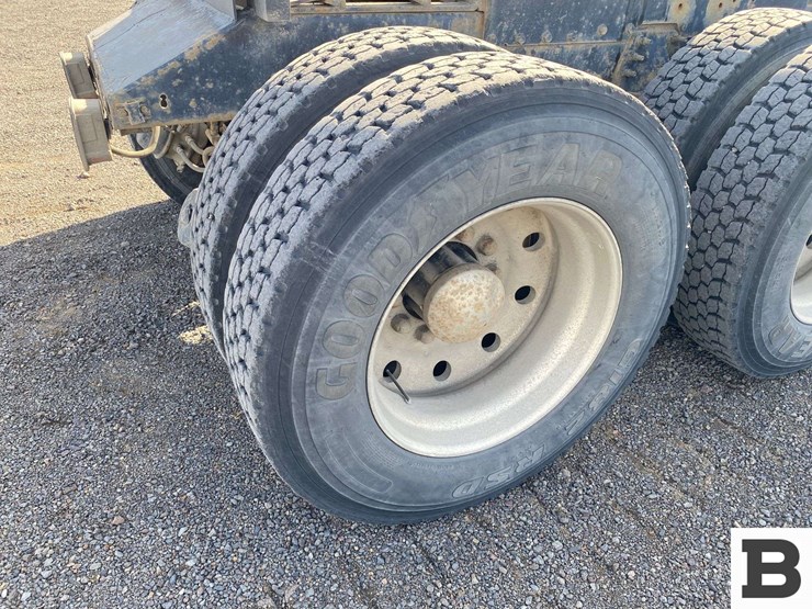 1995-mack-ch613-image-30