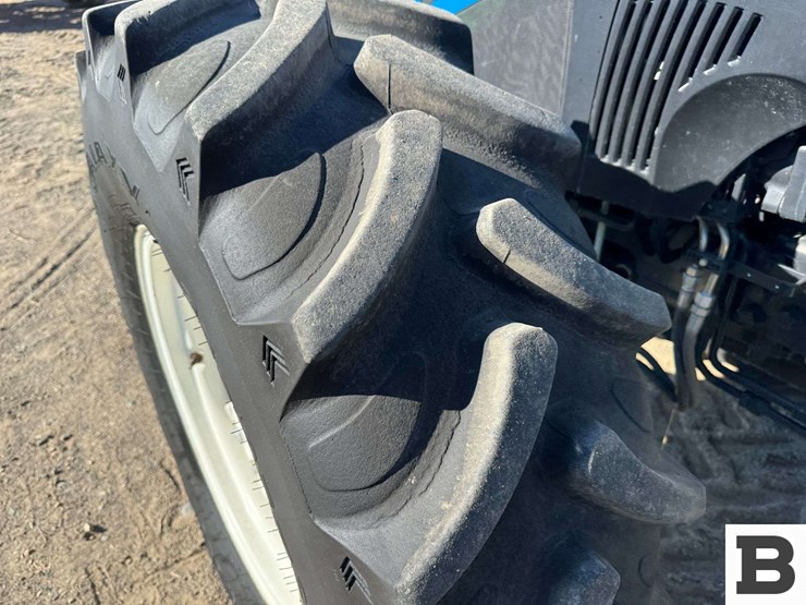 2014-new-holland-t4.105-image-15