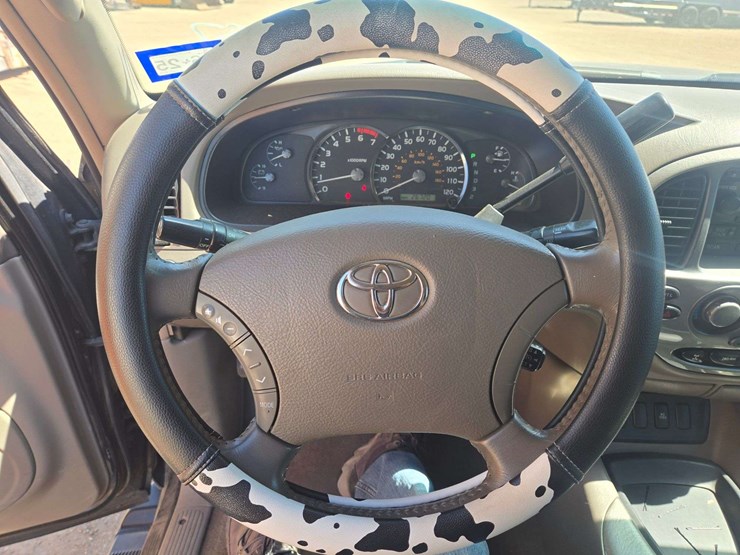 2005-toyota-sequoia-limited-image-14