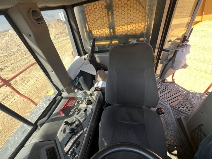 2021-volvo-a60h-image-55