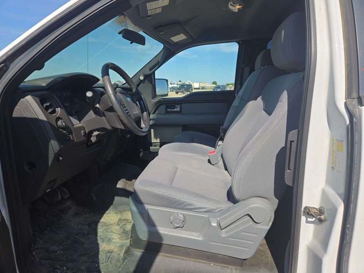 2013-ford-f150-xl-image-16