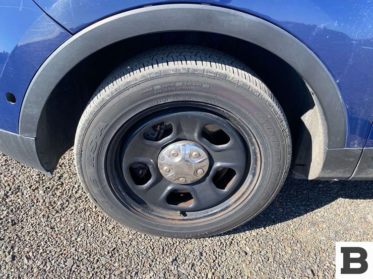 2017-ford-explorer-image-11