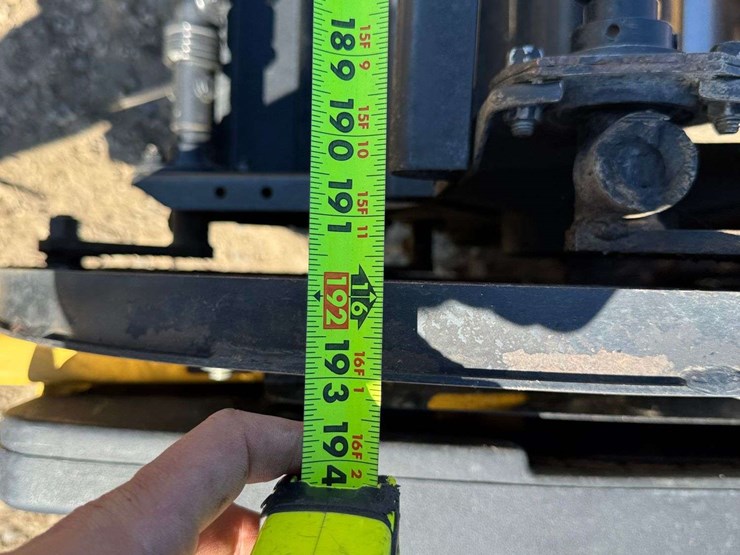 new-holland-h8040-image-9