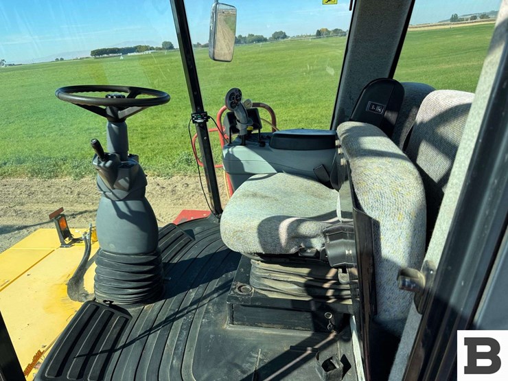 2013-new-holland-h8080-image-57