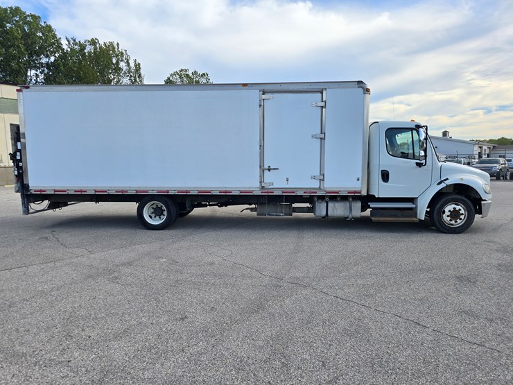 #22329-•-2014-freightliner-m2-106-box-truck-image-36