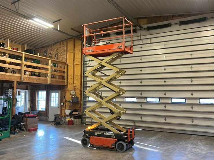 2018-jlg-1932r-image-28