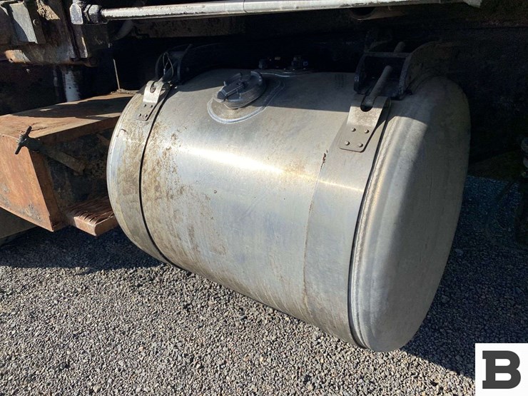 2006-peterbilt-320-image-21