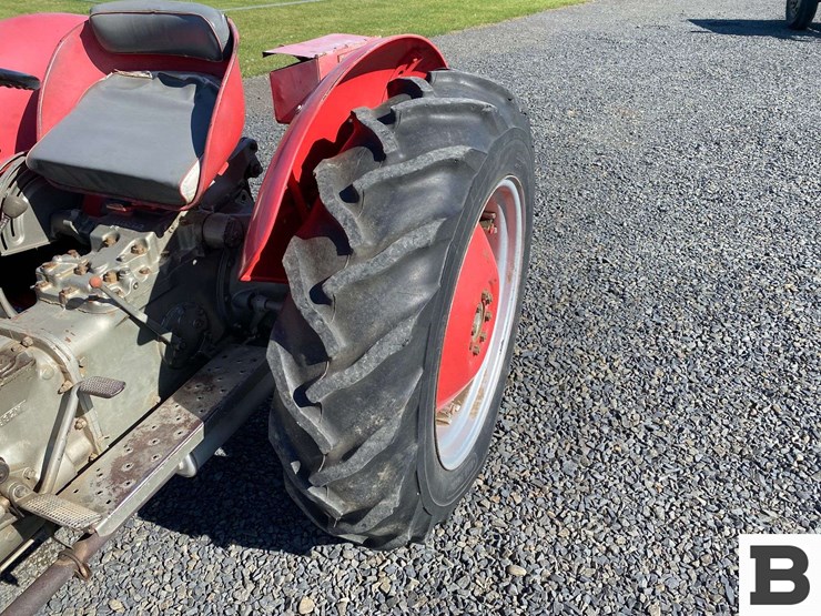 1971-massey-ferguson-135-image-21
