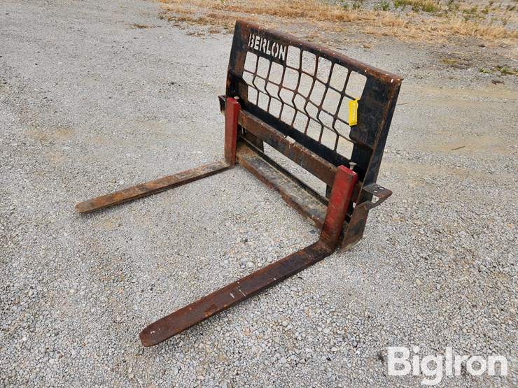 berlon-42"-pallet-forks-image-1