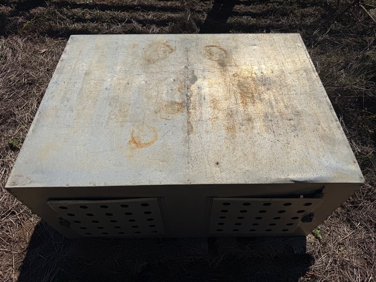 #54-•-#1009-•-aluminum-dog-box-image-2
