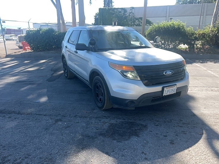 2015-ford-explorer-image-1