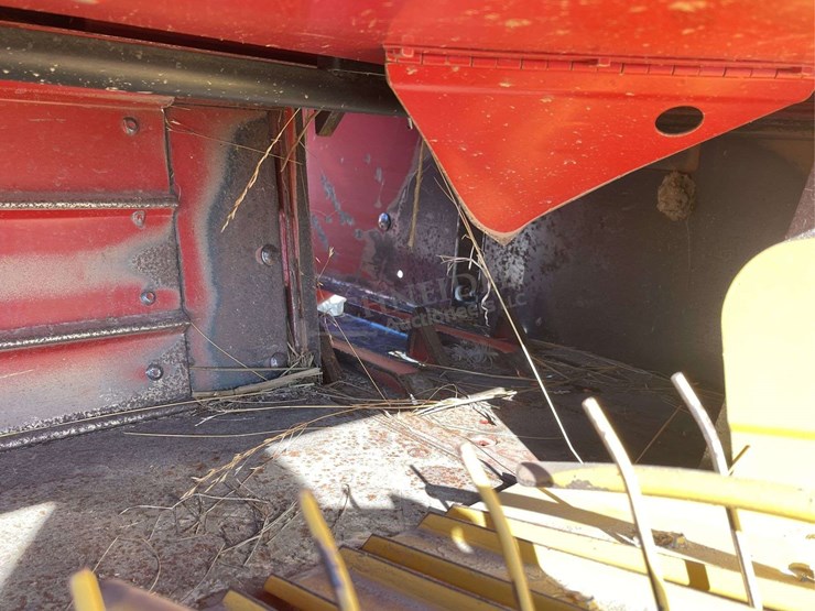 new-holland-565-image-15