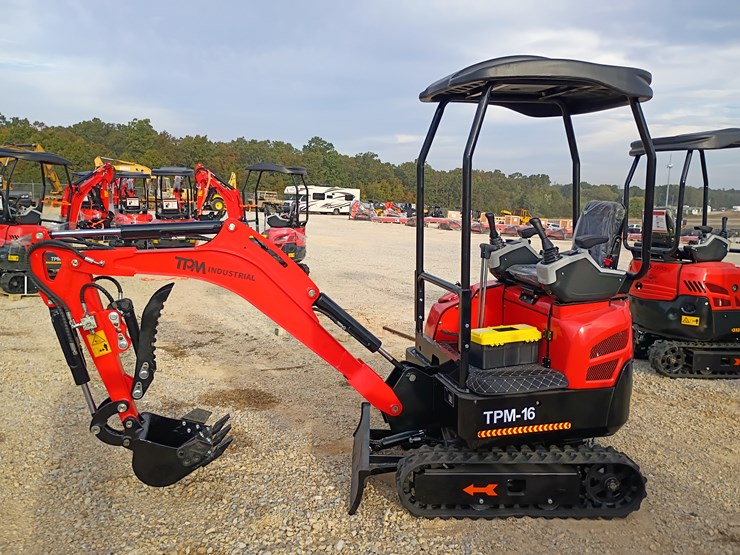 #l57-002-•-2025-tpm-16-mini-excavator-(gasoline)-image-1