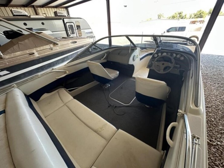 2005-bayliner-195br,-inboard-mercruiser-boat-image-12