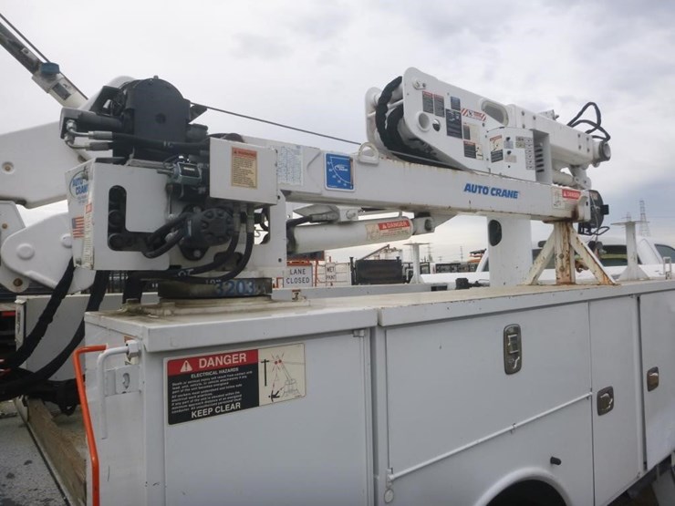 2015-ford-f550-image-18